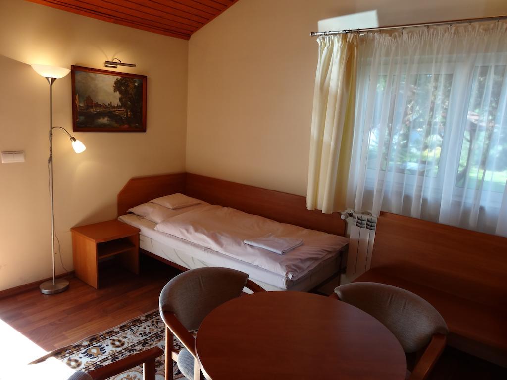 Motel Comet Przeźmierowo Quarto foto