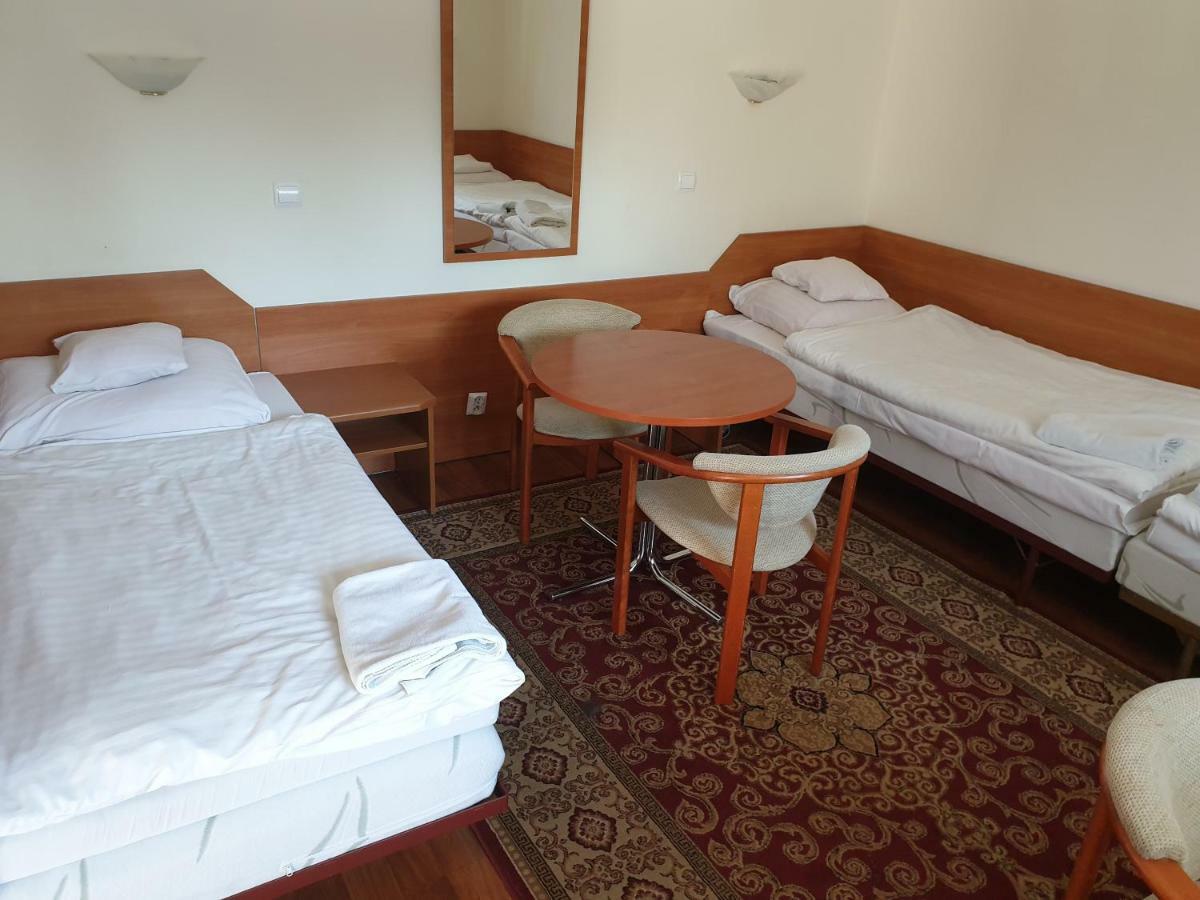 Motel Comet Przeźmierowo Exterior foto